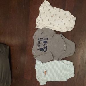 Set of 3 boy's onesies size newborn